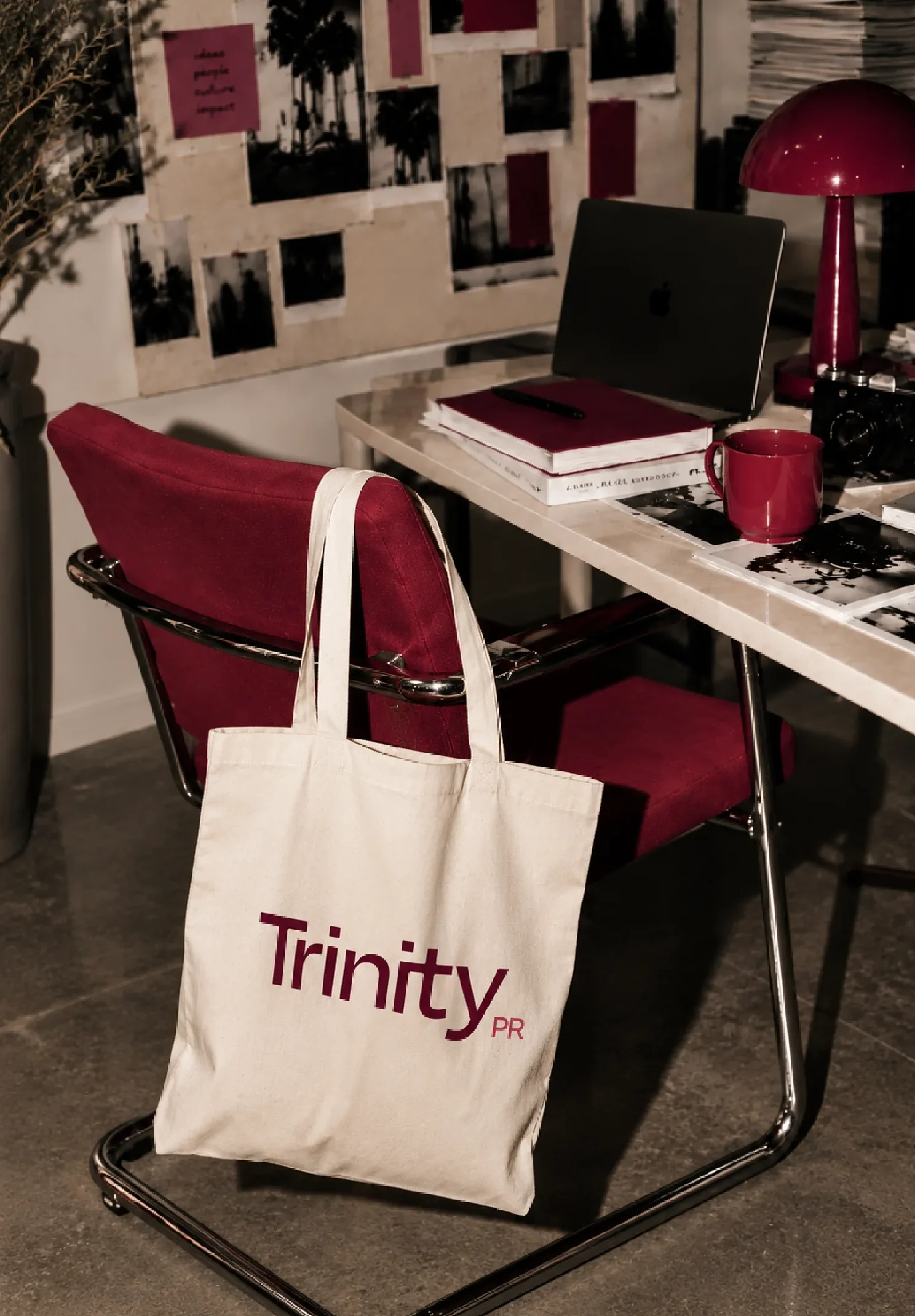 Trinity PR branding από το Drop Studio